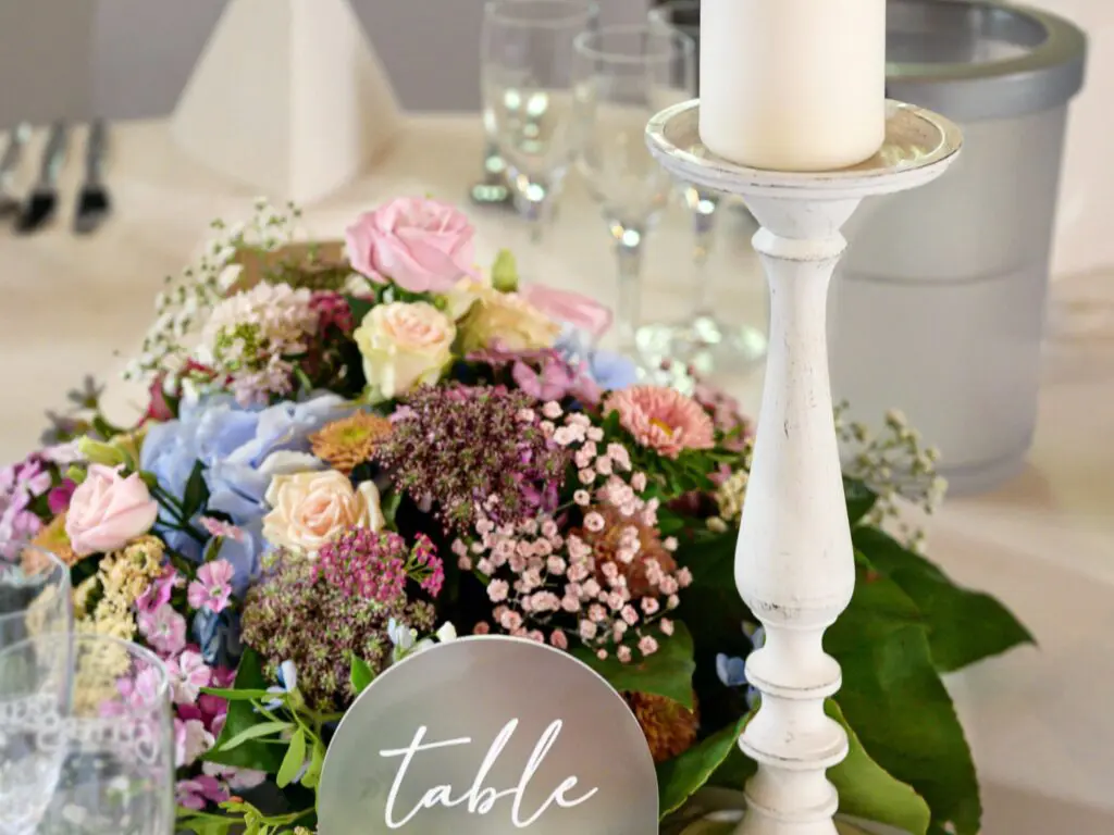 Tischdeko Hochzeit pastellbunt Tischdeko Hochzeit pastellbunt